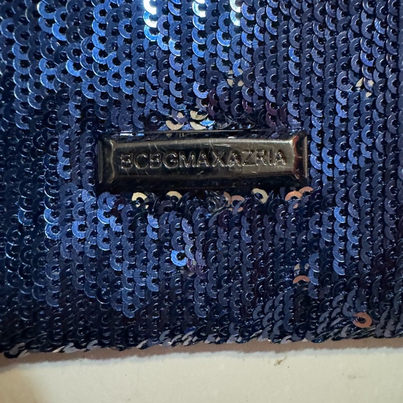 BCBGMaxAzria Blue sequin clutch wristlet, NYE purse, fits iPhone - Picture 3 of 9